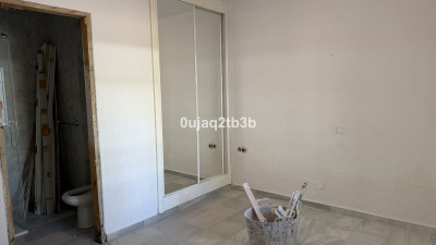 2 Bedroom Ground Floor Apartment in Nueva Andalucía - Image 4