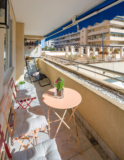 2 Bedroom Middle Floor Apartment in Puerto Banús - Image 5