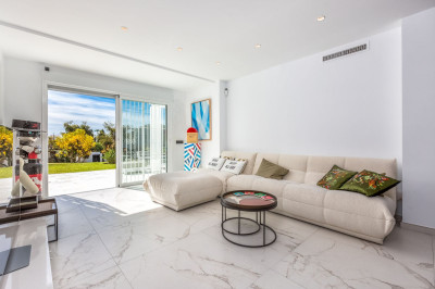 2 Bedroom Ground Floor Apartment in Nueva Andalucía - Image 4