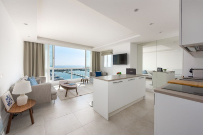 2 Bedroom Penthouse in Puerto Banús - Image 3