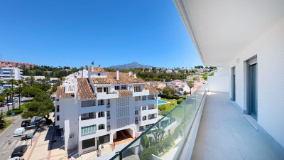 3 Bedroom Top Floor Apartment in Nueva Andalucía - Image 4