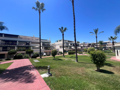 2 Bedroom Ground Floor Apartment in Puerto Banús - Image 3