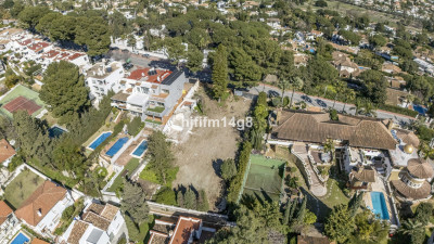 Land in Nueva Andalucía - Image 1