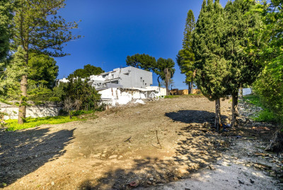 Land in Nueva Andalucía - Image 4