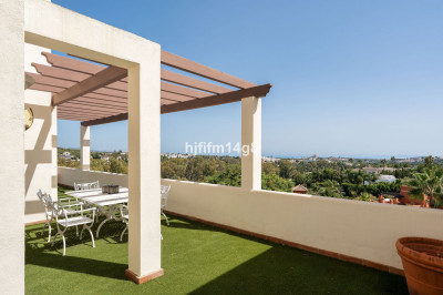3 Bedroom Penthouse Duplex in Nueva Andalucía - Image 1