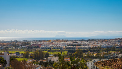 4 Bedroom Detached Villa in Nueva Andalucía - Image 4