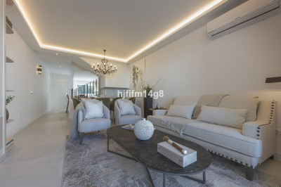 4 Bedroom Townhouse in Nueva Andalucía - Image 5
