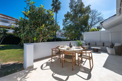 3 Bedroom Middle Floor Apartment in Nueva Andalucía - Image 2