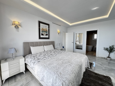 4 Bedroom Penthouse Duplex in Puerto Banús - Image 5