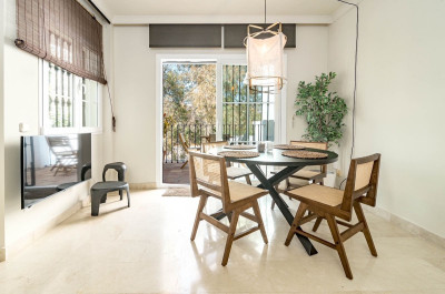 1 Bedroom Top Floor Apartment in Nueva Andalucía - Image 4