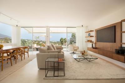 3 Bedroom Middle Floor Apartment in Nueva Andalucía - Image 5