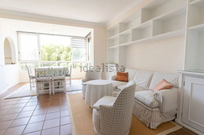 2 Bedroom Middle Floor Apartment in Nueva Andalucía - Image 2