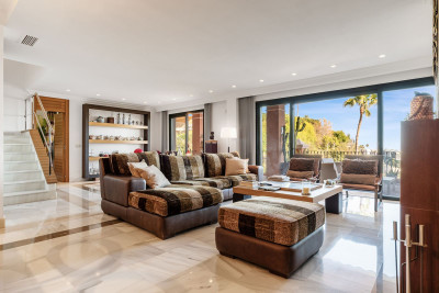 3 Bedroom Penthouse Duplex in La Quinta - Image 4