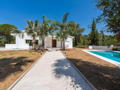 5 Bedroom Detached Villa in El Madroñal - Image 2