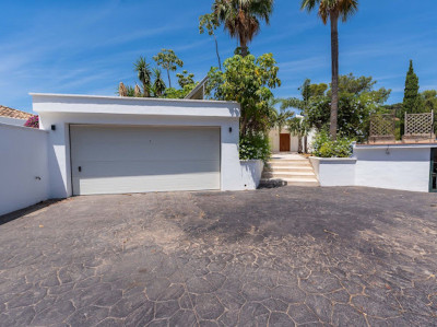 5 Bedroom Detached Villa in El Madroñal - Image 3