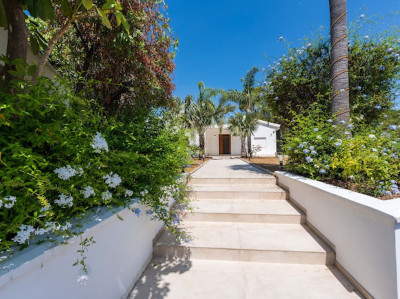 5 Bedroom Detached Villa in El Madroñal - Image 4
