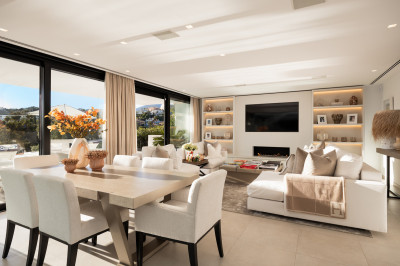 4 Bedroom Detached Villa in Nueva Andalucía - Image 2