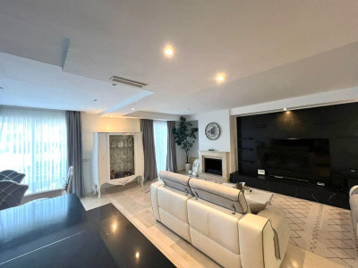 3 Bedroom Middle Floor Apartment in Nueva Andalucía - Image 3