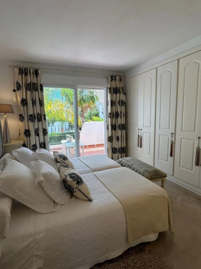 3 Bedroom Semi-Detached House in Puerto Banús - Image 4