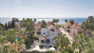 7 Bedroom Semi-Detached House in Puerto Banús - Image 1