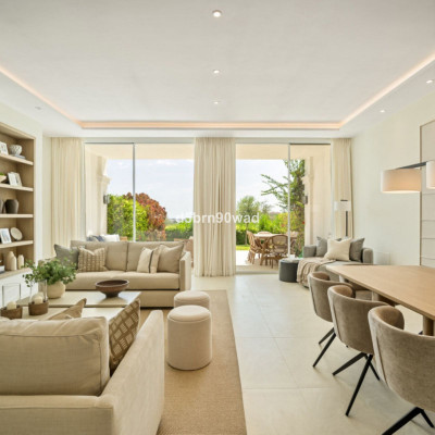 4 Bedroom Townhouse in La Quinta - Image 2