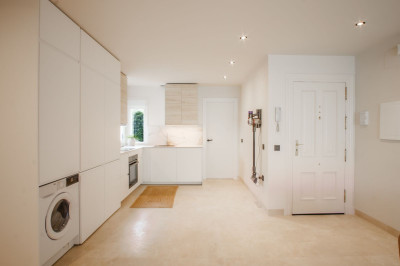 3 Bedroom Middle Floor Apartment in La Quinta - Image 5