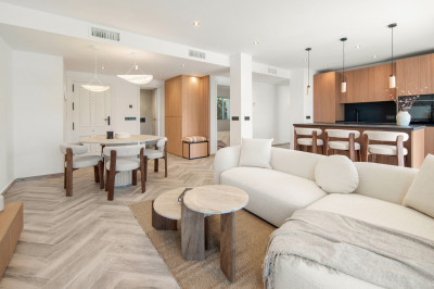 3 Bedroom Penthouse in La Quinta - Image 1