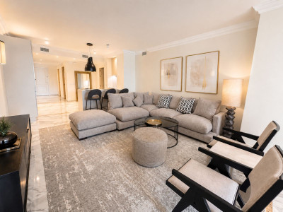 3 Bedroom Middle Floor Apartment in Nueva Andalucía - Image 1