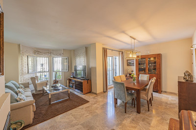 3 Bedroom Middle Floor Apartment in Nueva Andalucía - Image 3