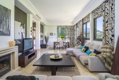 2 Bedroom Penthouse Duplex in Nueva Andalucía - Image 4
