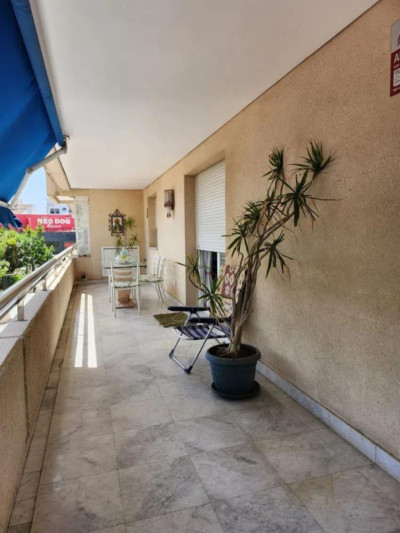 2 Bedroom Middle Floor Apartment in Puerto Banús - Image 2