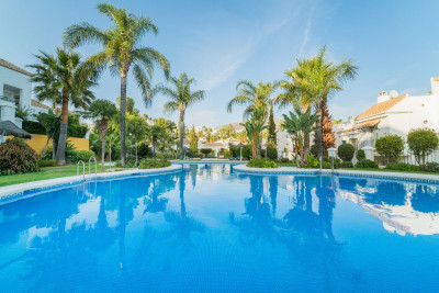 2 Bedroom Ground Floor Apartment in Nueva Andalucía - Image 1