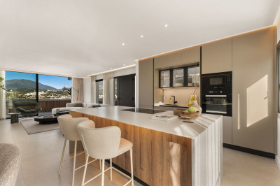 2 Bedroom Penthouse in Nueva Andalucía - Image 4