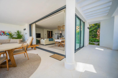 3 Bedroom Ground Floor Apartment in Nueva Andalucía - Image 2