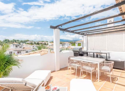 1 Bedroom Penthouse in Nueva Andalucía - Image 1