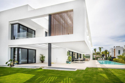 6 Bedroom Detached Villa in Nueva Andalucía - Image 5