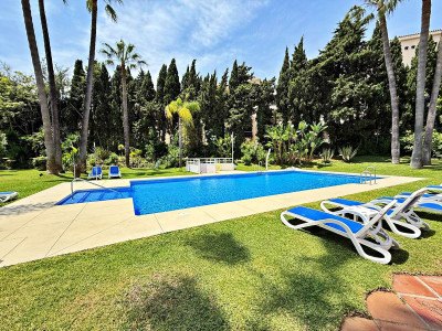 3 Bedroom Top Floor Apartment in Puerto Banús - Image 2