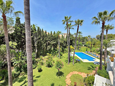 3 Bedroom Top Floor Apartment in Puerto Banús - Image 4