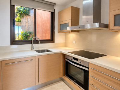 2 Bedroom Middle Floor Apartment in La Quinta - Image 4