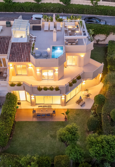 4 Bedroom Semi-Detached House in La Quinta - Image 1