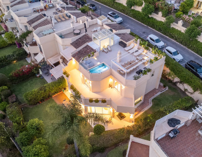 4 Bedroom Semi-Detached House in La Quinta - Image 2