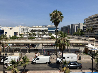 2 Bedroom Middle Floor Apartment in Puerto Banús - Image 2