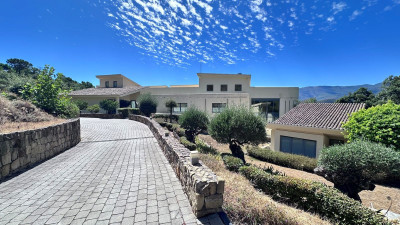 9 Bedroom Detached Villa in La Zagaleta - Image 2