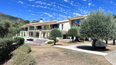 9 Bedroom Detached Villa in La Zagaleta - Image 3