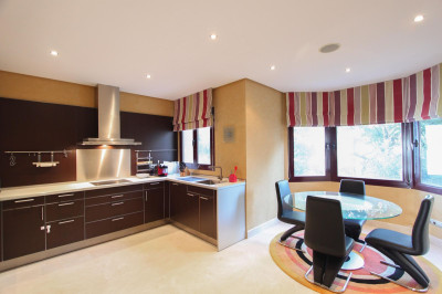 2 Bedroom Middle Floor Apartment in Puerto Banús - Image 5