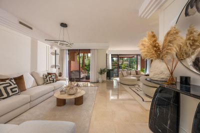 3 Bedroom Ground Floor Apartment in Nueva Andalucía - Image 2