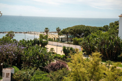 4 Bedroom Middle Floor Apartment in Puerto Banús - Image 1