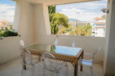 4 Bedroom Middle Floor Apartment in Puerto Banús - Image 2