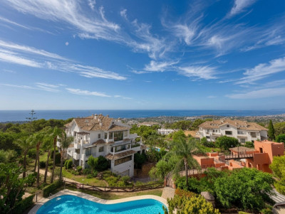 4 Bedroom Penthouse in Nueva Andalucía - Image 1