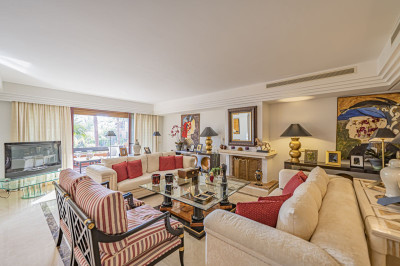 3 Bedroom Penthouse in Puerto Banús - Image 3